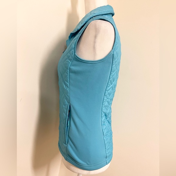 Pretty North Face lightweight puffer vest! - Picture 8 of 11